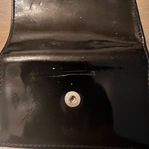 GUCCI BLACK PATENT LEATHER RING KEY HOLDER - Picture 10 of 16